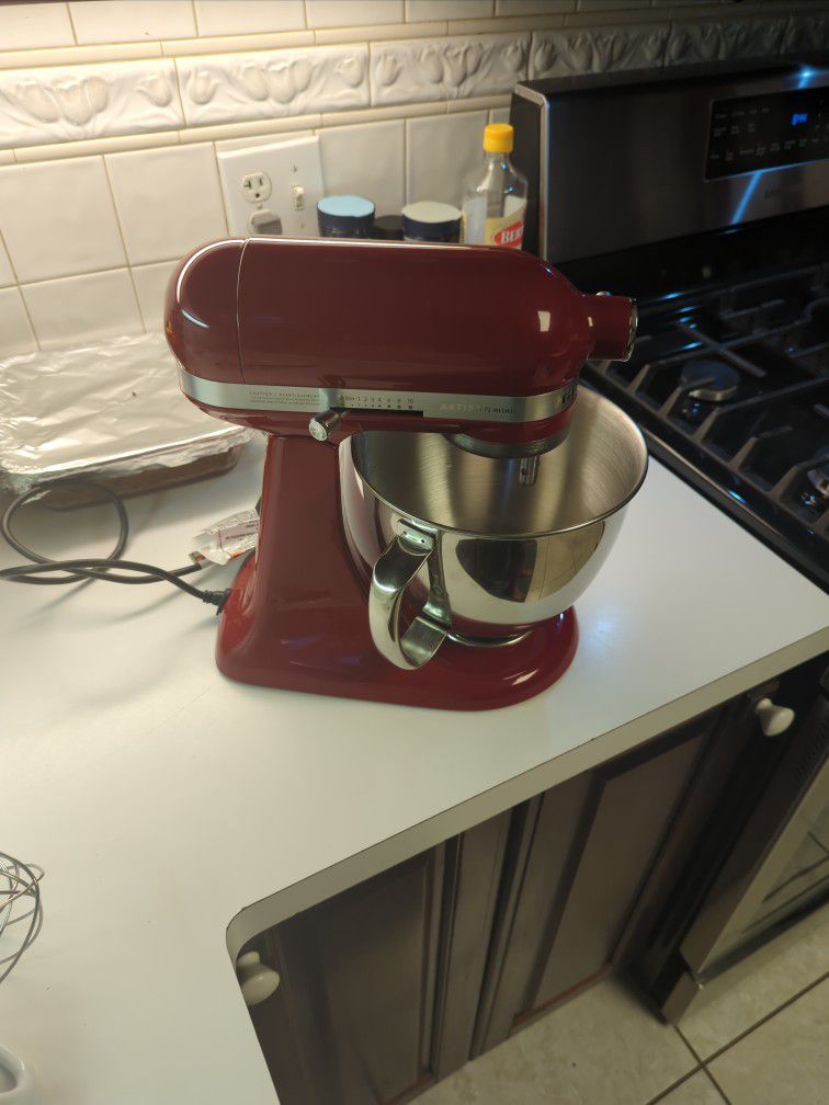 Kitchen Aid Artisan Mini - Red