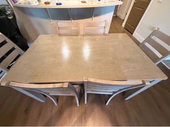 Jerome’s paseo 4chair dinning table