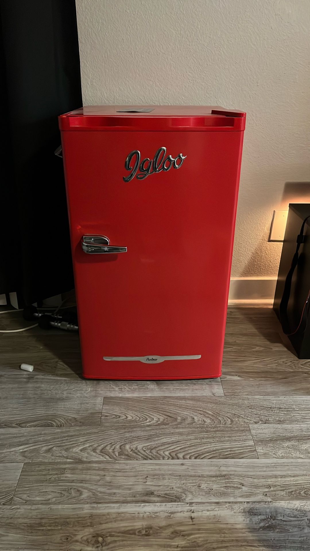 Igloo Mini Fridge With Freezer