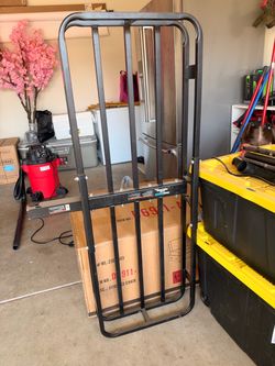 Tow hitch trailer
