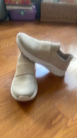Athletic Works Women’s Slip on Sneakers - Size 8.5