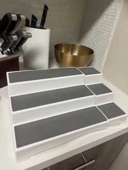 Expandable Cabinet Shelf Organizer Riser