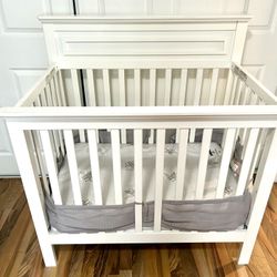 White Baby Crib With Mattress For Sale 