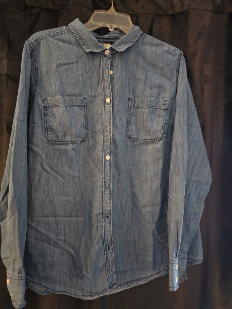 Classic St. John’s Bay Chambray Button‑Up Shirt — Size XL