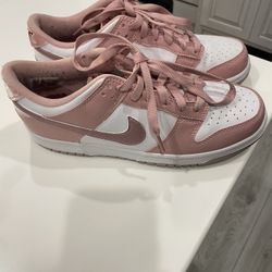 Nike Dunks  Pink)