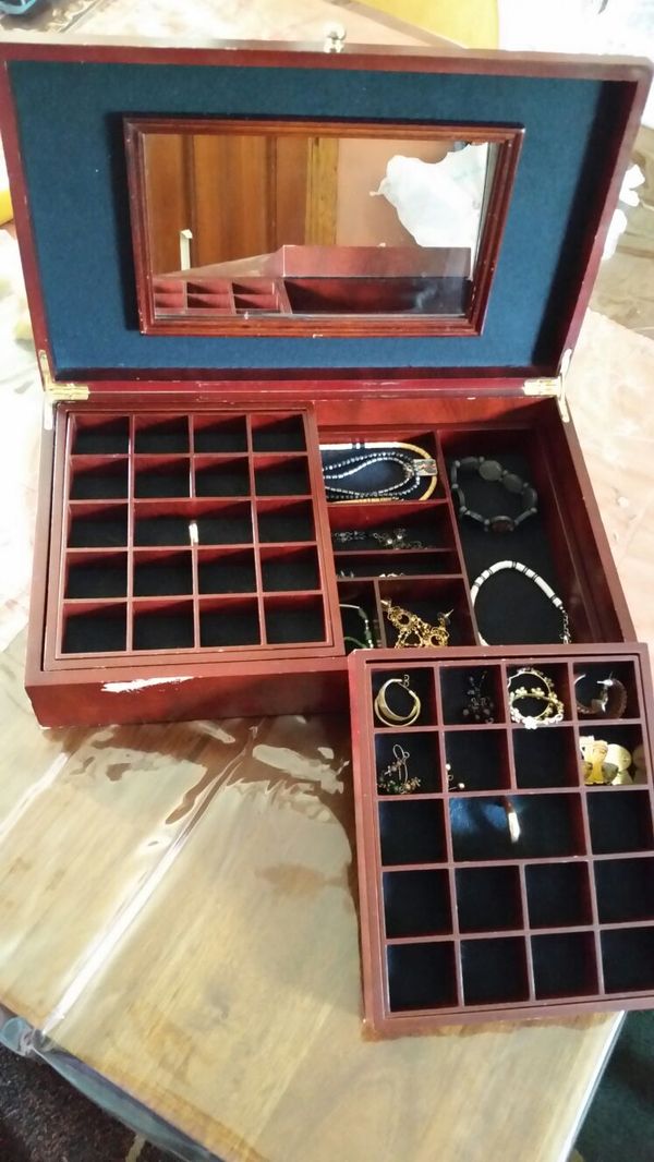 Qvc Jewelry Box By Lori Greiner For Your Ease Only For Sale In Joliet Il Offerup