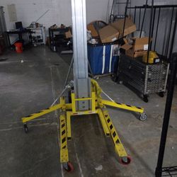 SUMNER 2118 MANUAL LIFT 