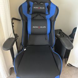 NokAxus Gaming Chair - Like new - MSRP $269