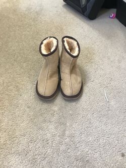 New Size 7 shoes/boots, no name brand