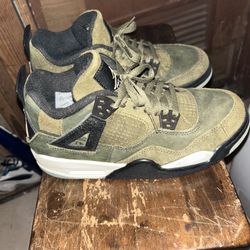 Retro 4’s “Olives”