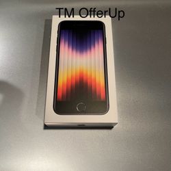iPhone SE 3rd gen (latest model) 100% battery health