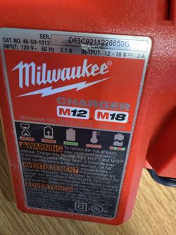 Milwaukee M12 and M18 12-Volt/18-Volt Lithium-Ion Multi-Voltage Battery Charger