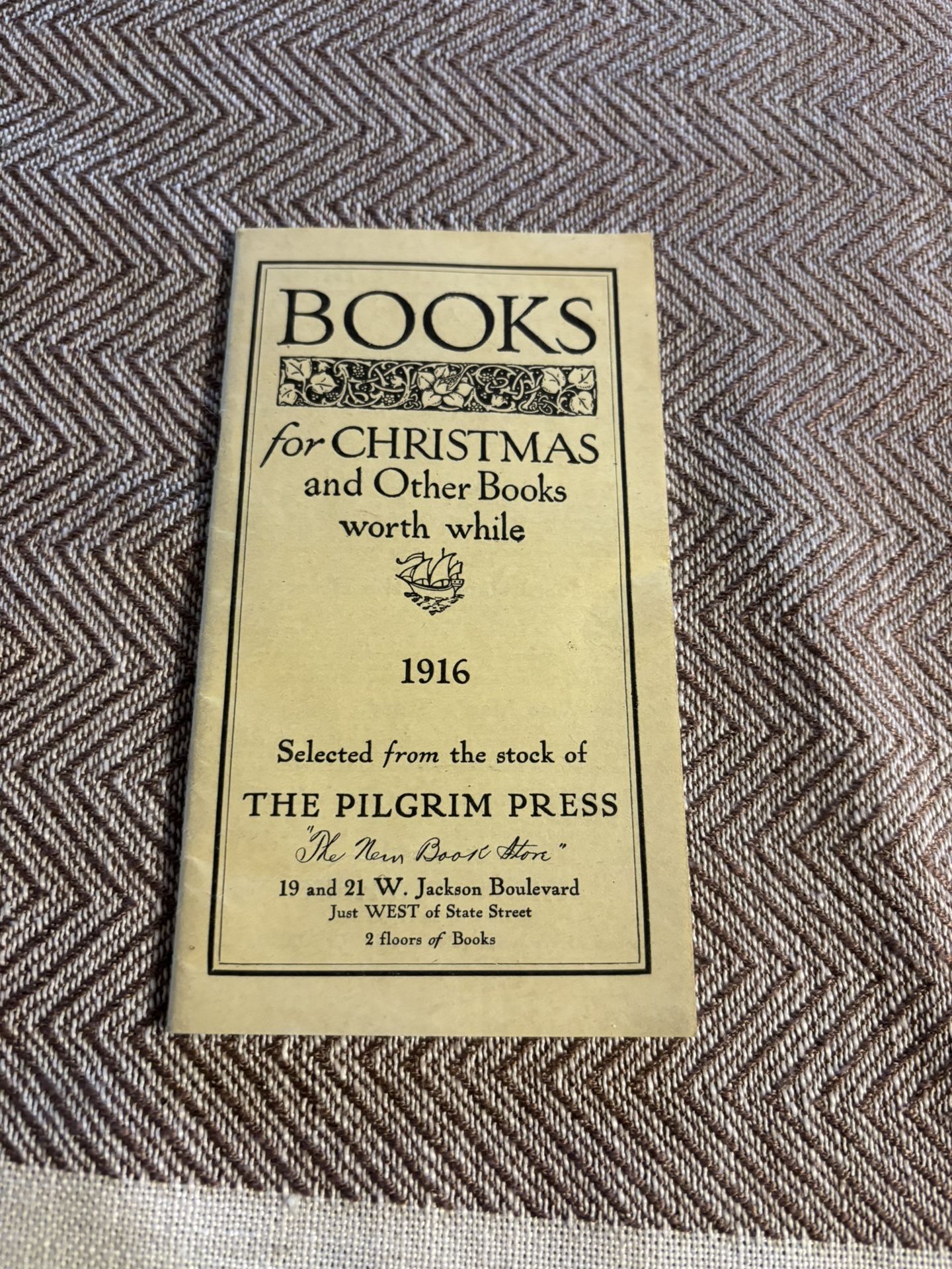 vintage book catalogue from "The Pilgrim Press" advertising Christmas books from 1916.