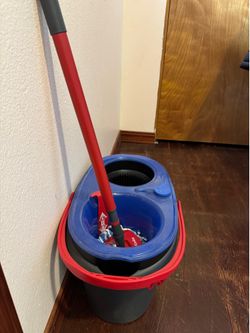 O’Cedar mop and bucket