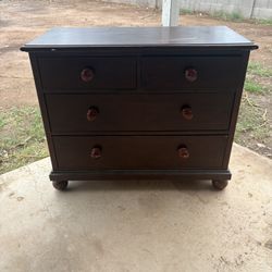 Dresser