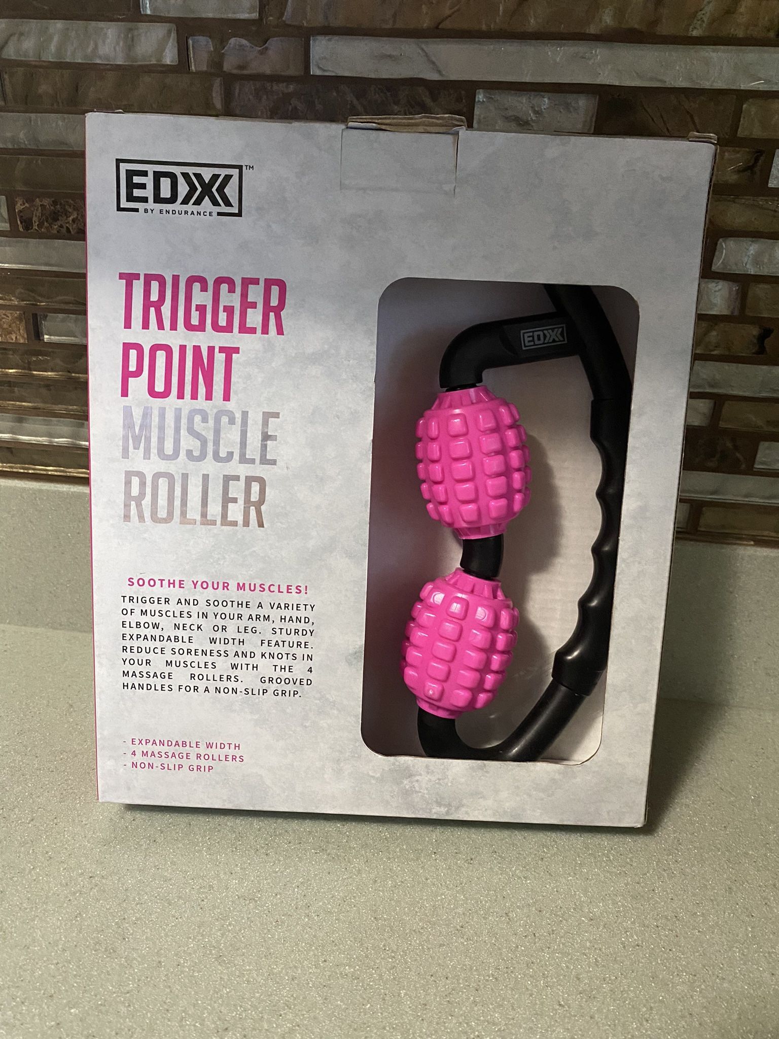 BRAND NEW TRIGGER POINT MUSCLE ROLLER