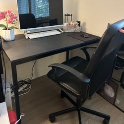 BLACK OFFICE DESK & ROLLING CHAIR - Great Condition
