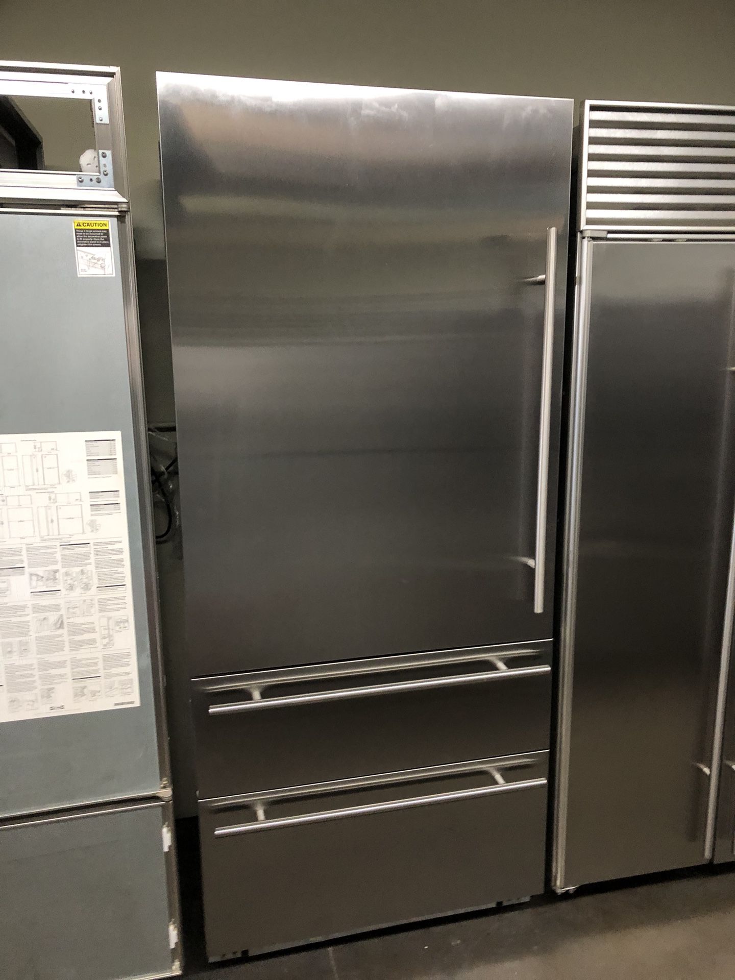 Viking 36”Wide Stainless Steel 7Series Built In Bottom Freezer Refrigerator 
