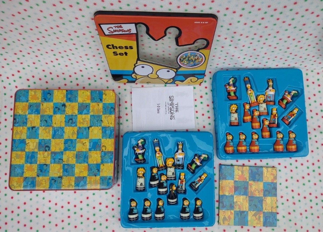 The Official Simpsons 3D Chess Set Complete Board Game Classic 2000