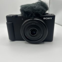 Sony ZV-1f For Sale Great Conditions 