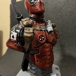 Custom Deadpool Bust – Hand Painted Art Piece 🎨🔥