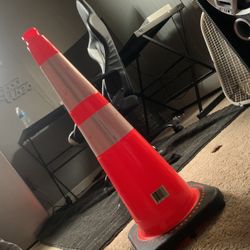traffic cone wind resistant