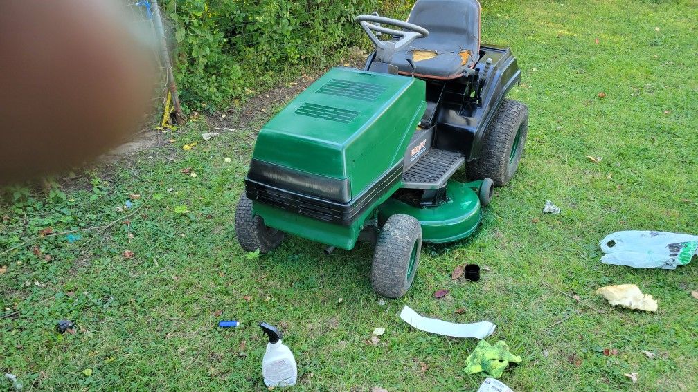 Scotts By John Deere Lawn Tractor