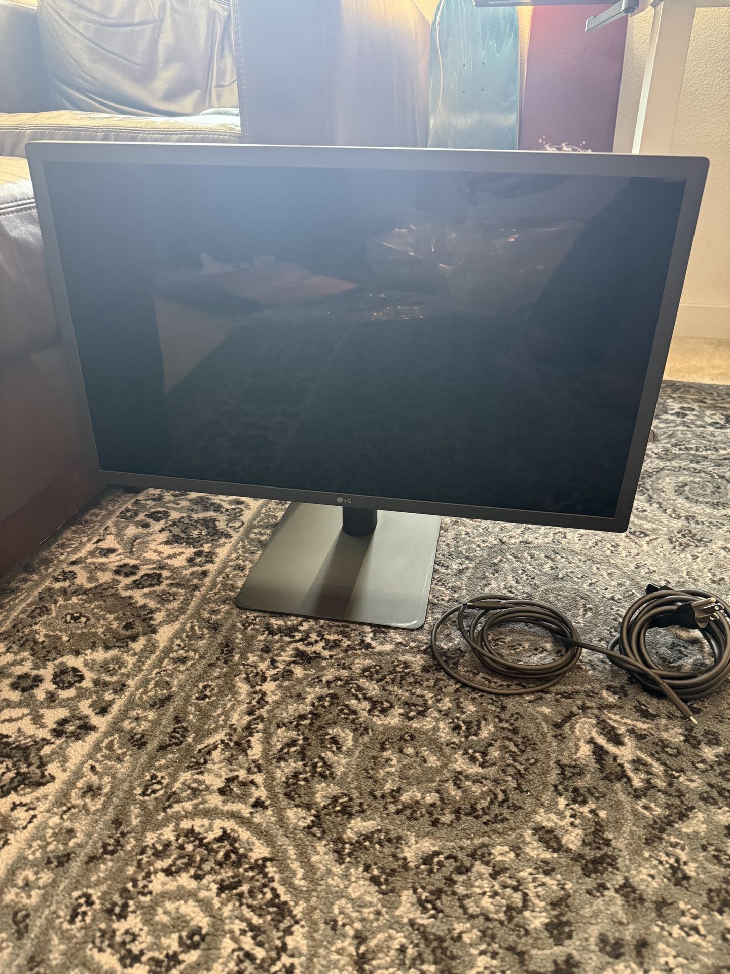 LG UltraFine 4K Monitor for Mac 24MD4KL-B