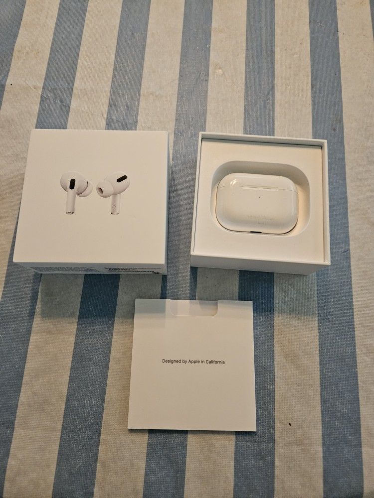 Apple MLWK3AM/A AirPods Pro 1st Gen with MagSafe Charging Case
