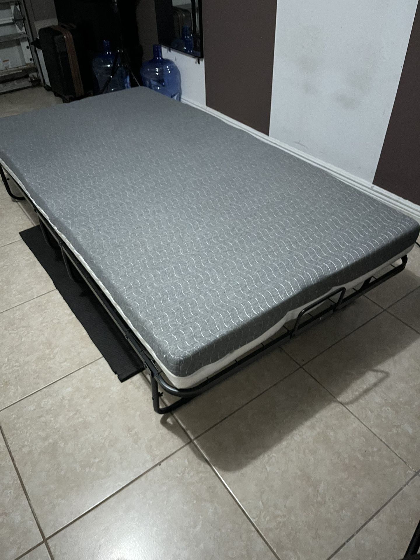 sleeping couch with memory mattress in excellent condition like brand new $150