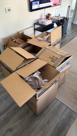 Boxes with Packing Paper