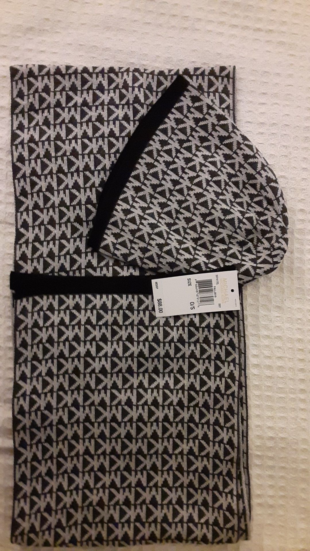 Michael kors scarf & beanie