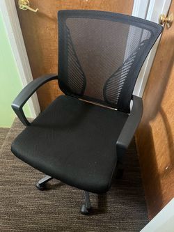 Black Meshed Swivel Chair