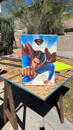 Superman Returns Ultra Poseable Deluxe 13" Collector Figure