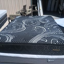 Queen Pillowtop Mattress And Box Spring 