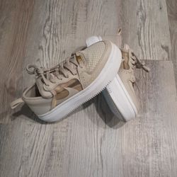 Nike women's Court vision Alta - Cream