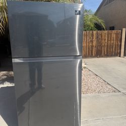 Samsung 21 Cu. Ft. Top Freezer Refrigerator