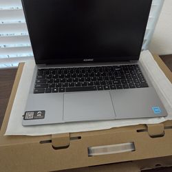 New 15" Laptop 16GB/512GB