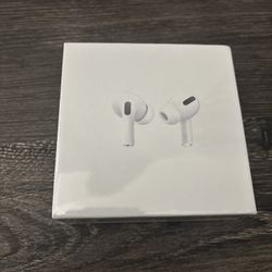 AirPods Pro With MagSafe Charging Case