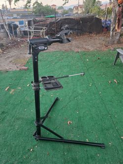CXWXC RS100 Bike Repair / Maintenance Stand - ($75 OBO)