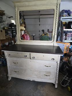 Vintage Mahogany Dresser W/mirror