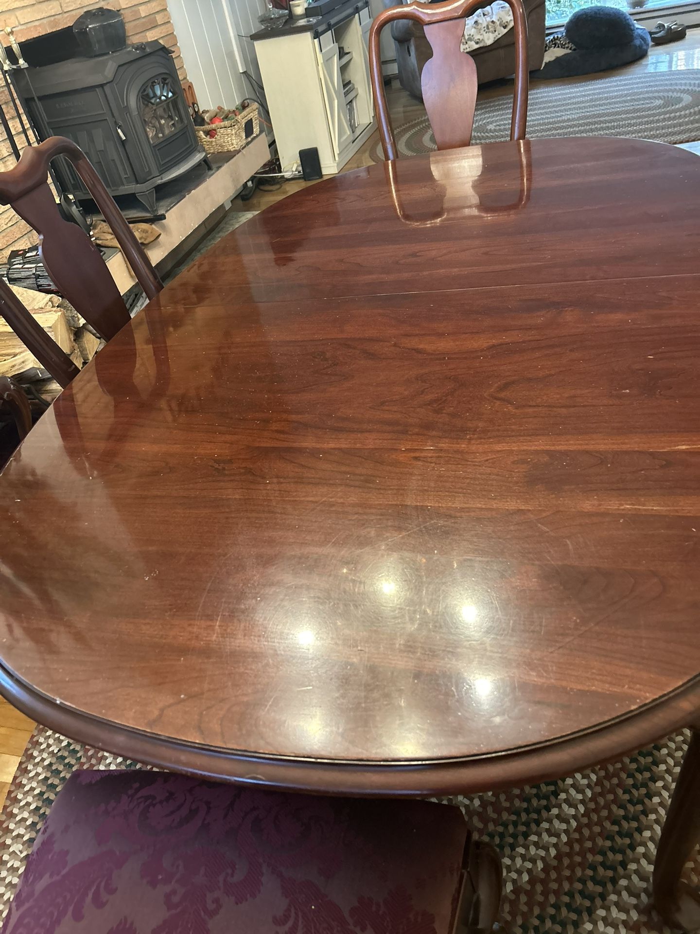 Ethan Allen Georgian Court cherry table with 8 chairs. Used