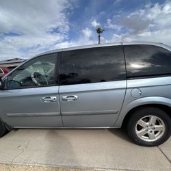 2005 Dodge Caravan