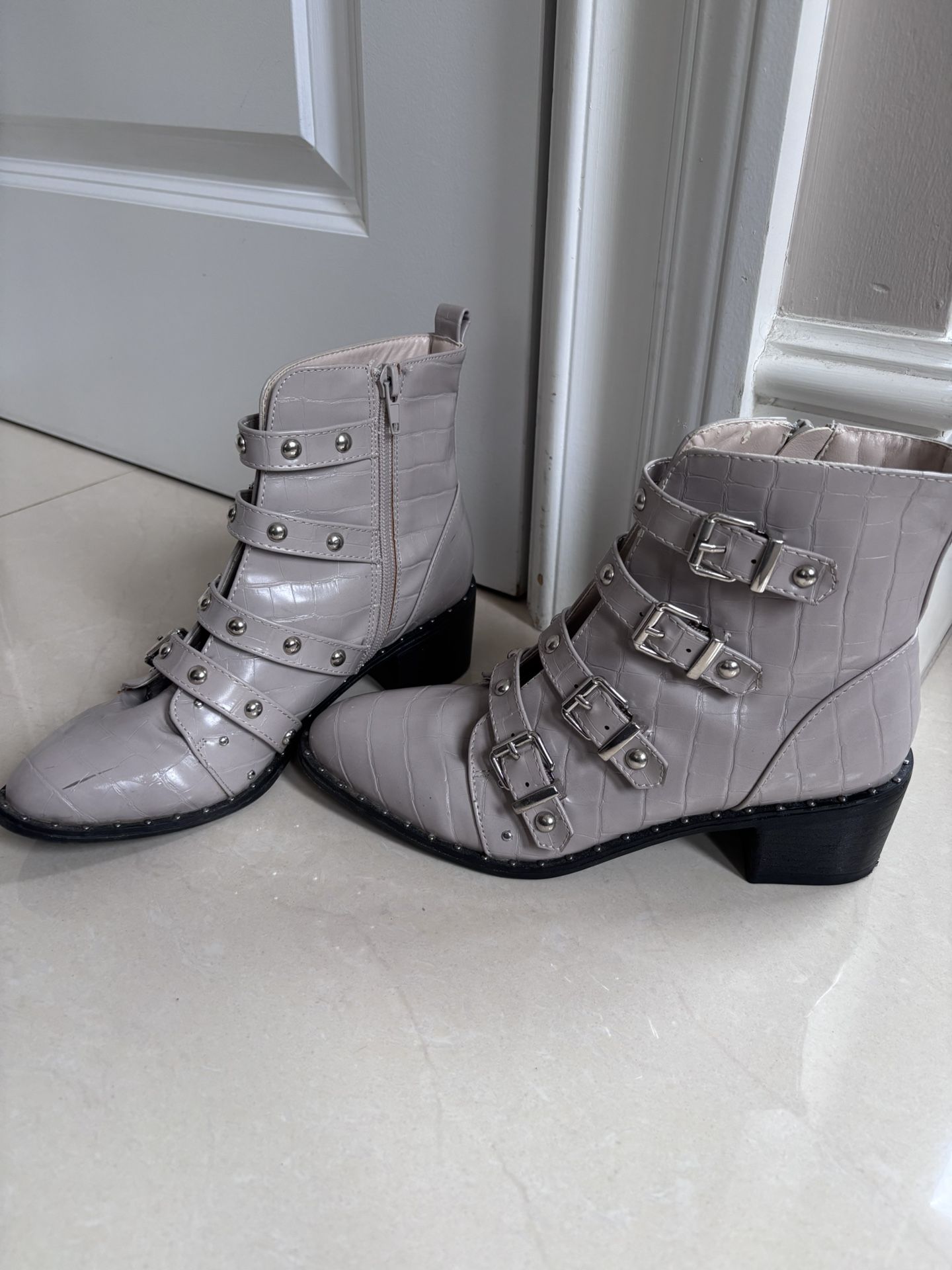 Boots  Size 7