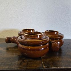 Vintage Mid-Century Set of 4 Stoneware French Onion / chili crocks, complete with their original tab-handled lids.