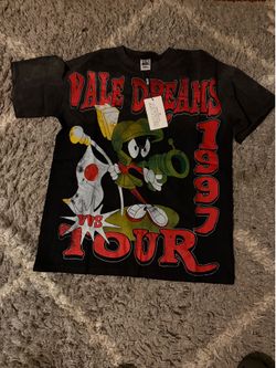 Red & Black Vale Dreams tee