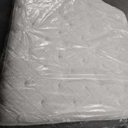 Stearns Foster Lux Estate King Size Mattress With Box Spring 