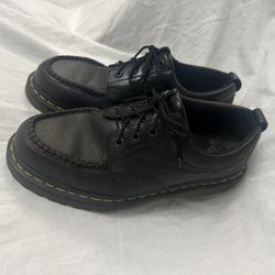 Dr Doc Martens Lowell Black Leather Moc Toe Shoes Unisex M9 W10 Air Cushion Sole Slip Resistant Like New Condition #docmartens #everyday #quality #wor