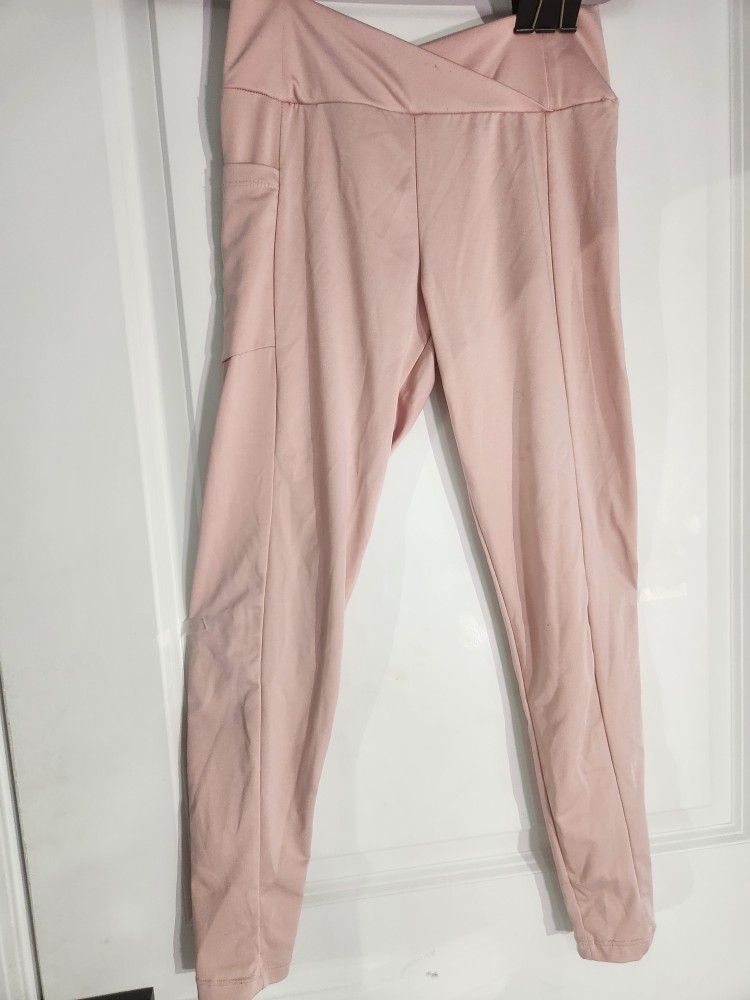 Blush Pink High-Waisted V-Cut Yoga Leggings with Side Pocket