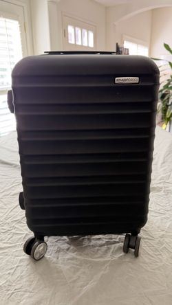 Amazon Basics Black Expandable Carry-On Spinner Suitcase